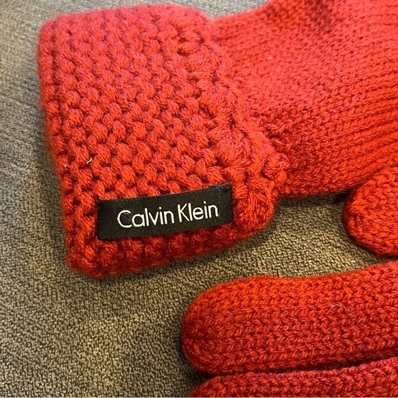 Calvin Klein Red Knit Gloves - Picture 2 of 5